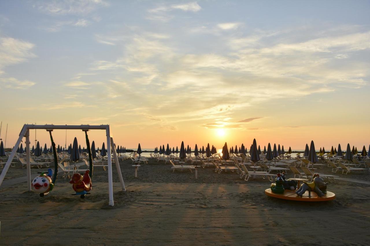 Hotel Mirabel Rimini Eksteriør bilde