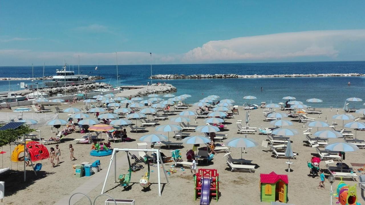 Hotel Mirabel Rimini Eksteriør bilde